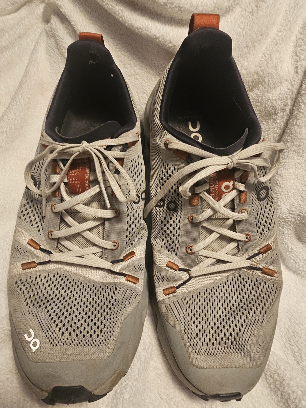 On Running Men’s Light Gray Mesh Running Shoes with Tan Accents